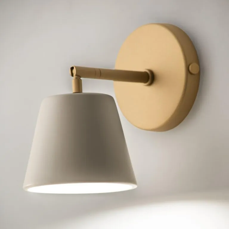 Arandela Lis Dourado Geo Luz & Cerâmica - 10,5cm